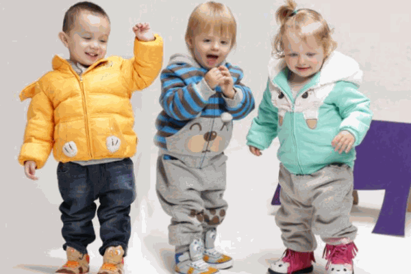 大耳朵图图童装